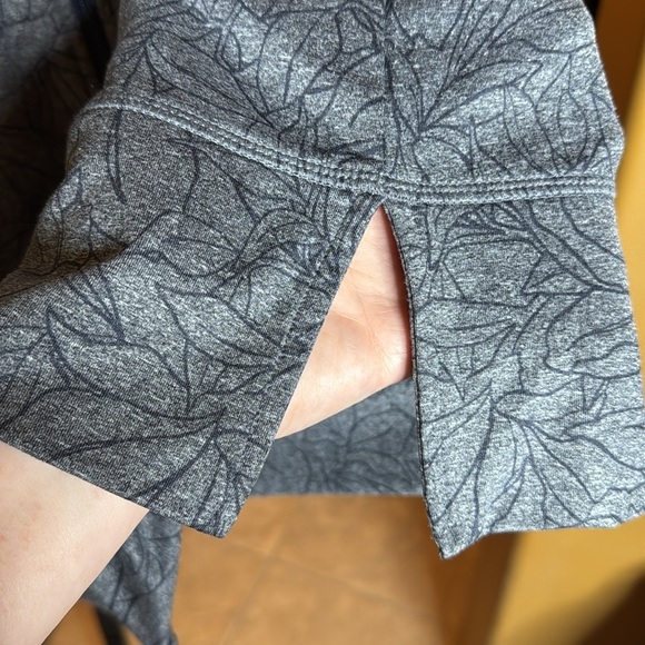 Free2B Gray Floral Fleece Lined Hooded Jacket w/ Thumbholes Size XL - Picture 6 of 12